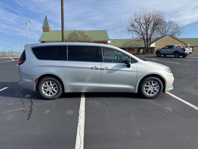 New 2026 Silver Mist Clear-Coat Exterior Paint Chrysler Select image 8