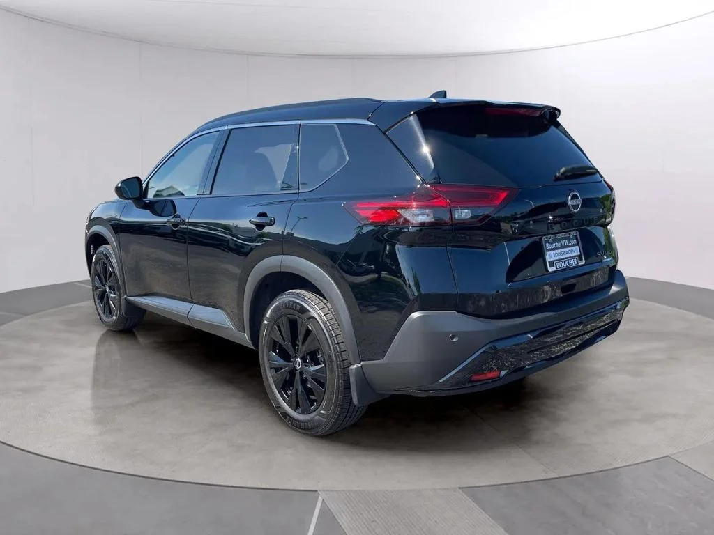 Used 2023 Super Black Nissan SV image 3