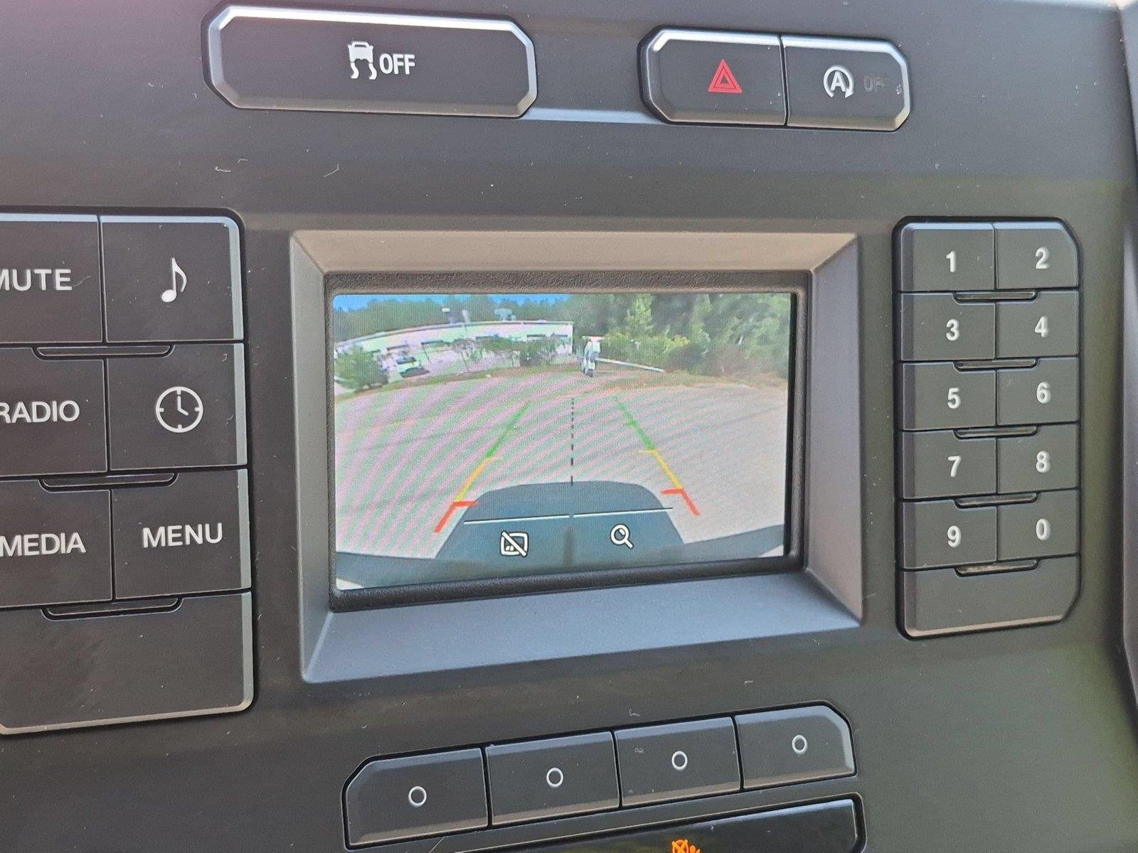 Used 2020  Ford XL image 25