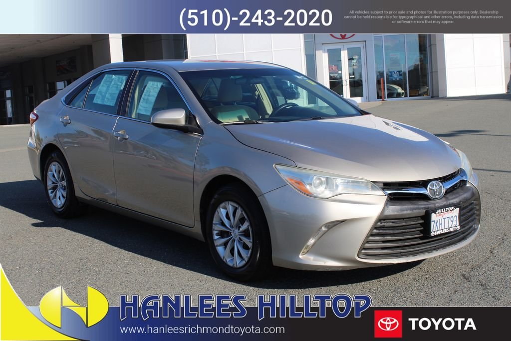 Used 2015  Toyota LE image 5