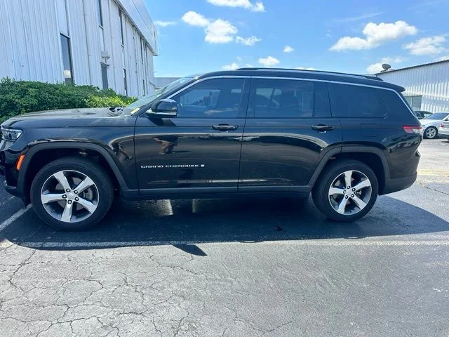 Used 2021 Black Jeep Limited image 6