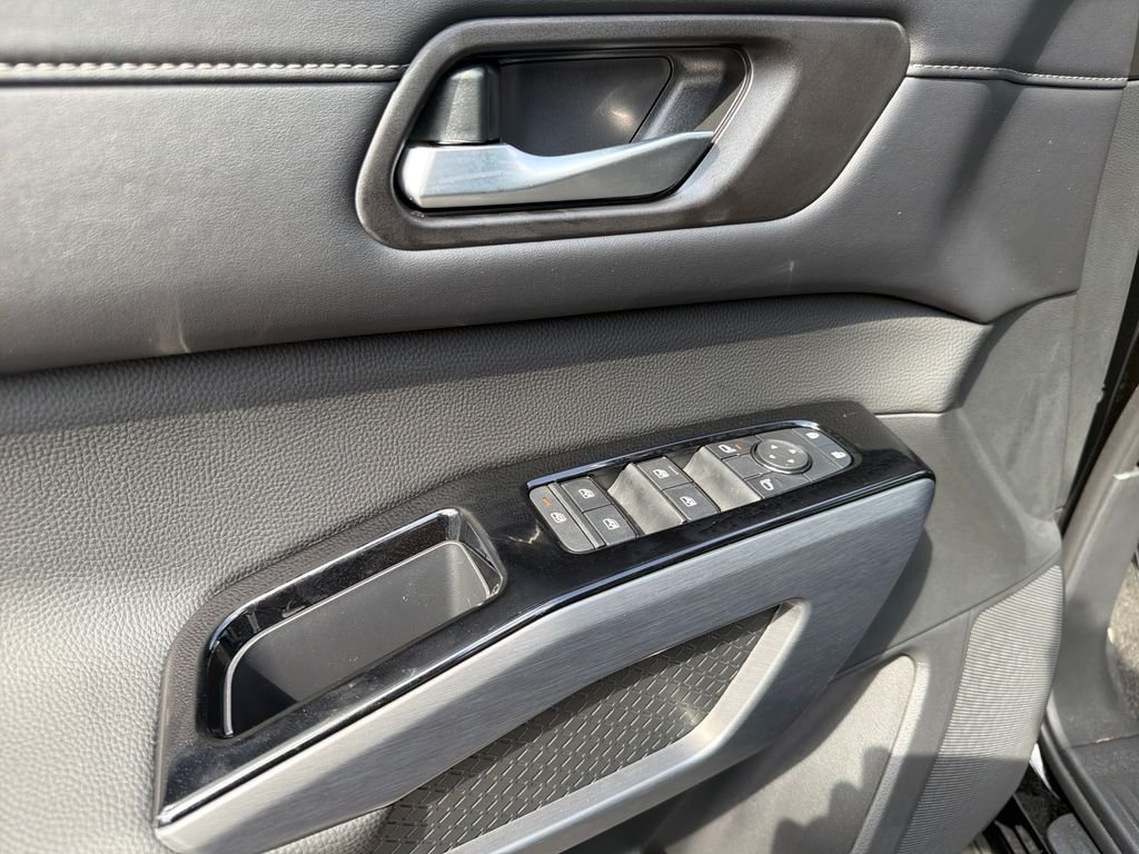 New 2026 Nissan Pathfinder SL 4D Sport Utility