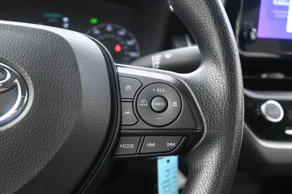 2025 Toyota Corolla LE - Photo 22