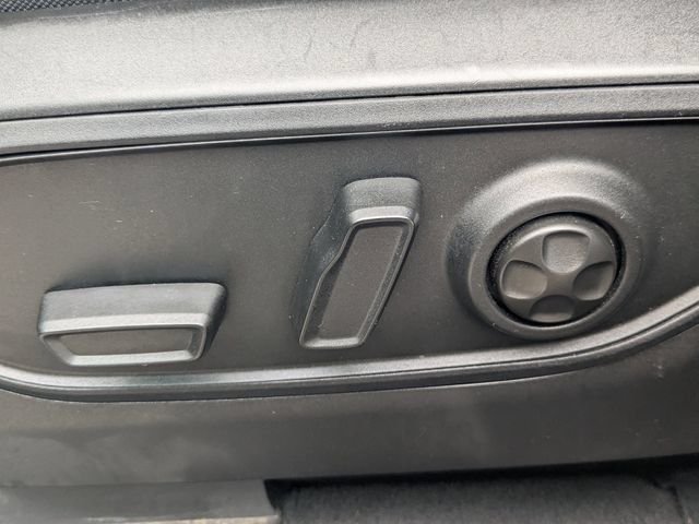 Used 2023 Diamond Black Jeep Limited image 24
