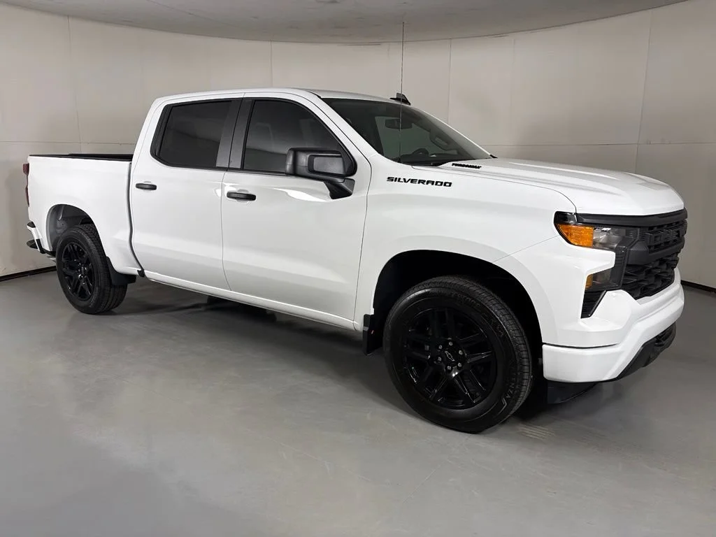 New 2026 Summit White Chevrolet Custom image 10