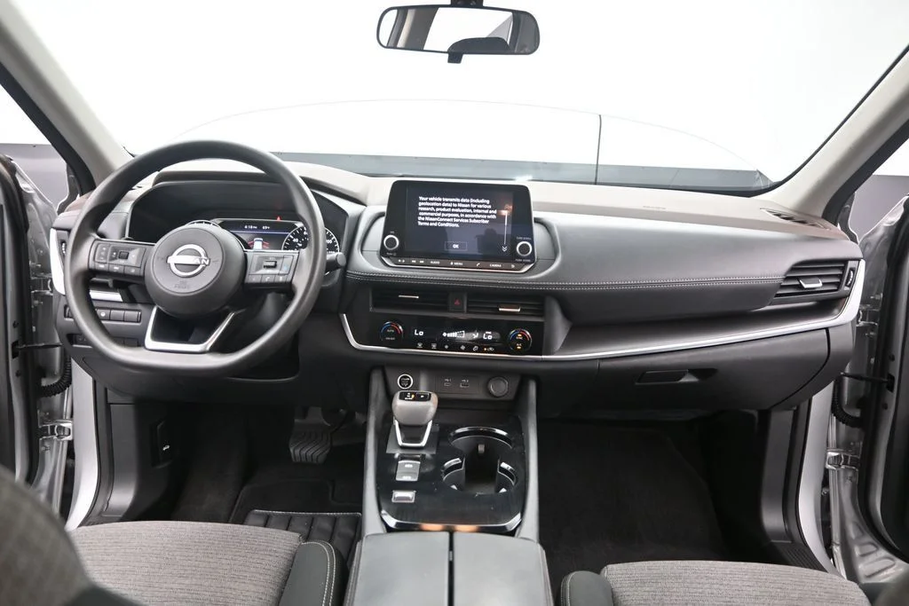 Used 2023 Silver Nissan SV image 34