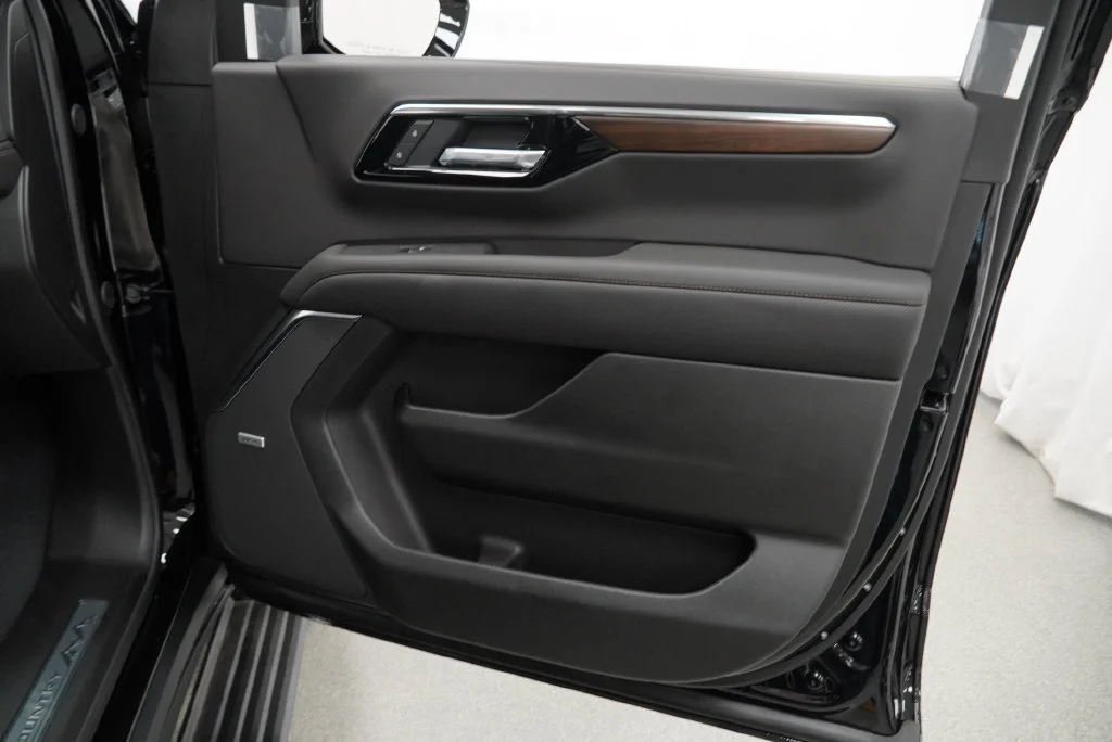 New 2026 Black Chevrolet High Country image 29