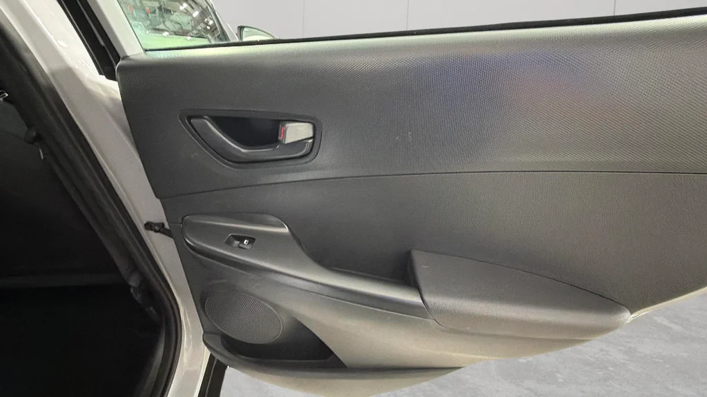 Used 2022 Silver Hyundai SE image 32