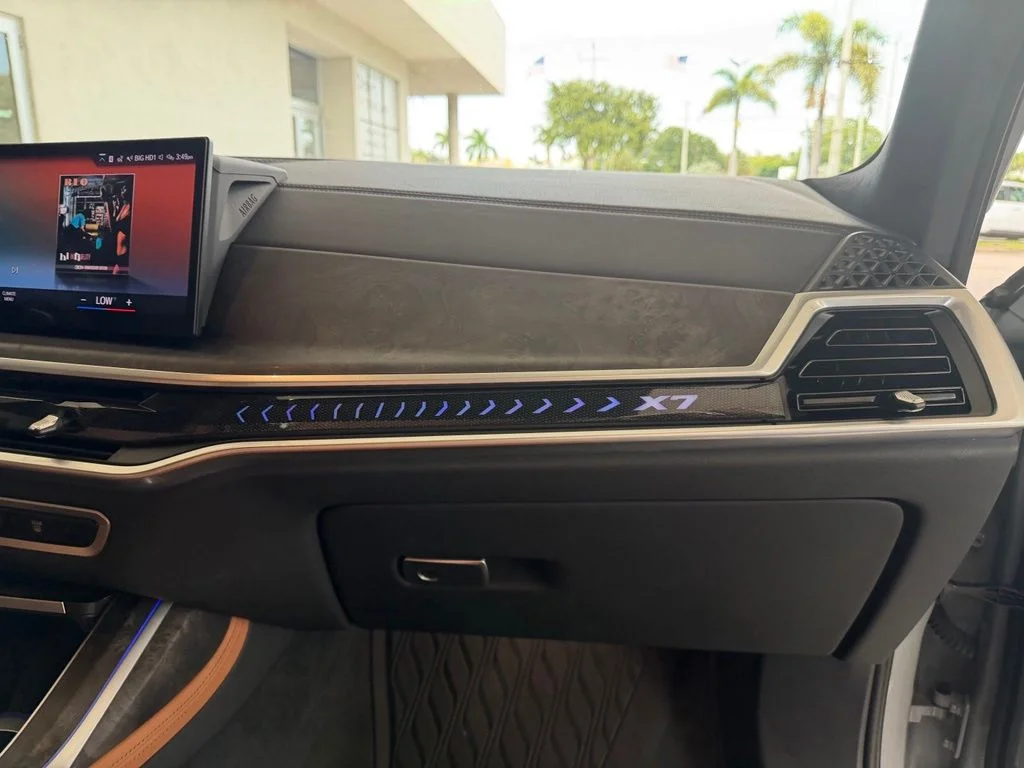 Used 2023 Gray BMW xDrive40i image 25