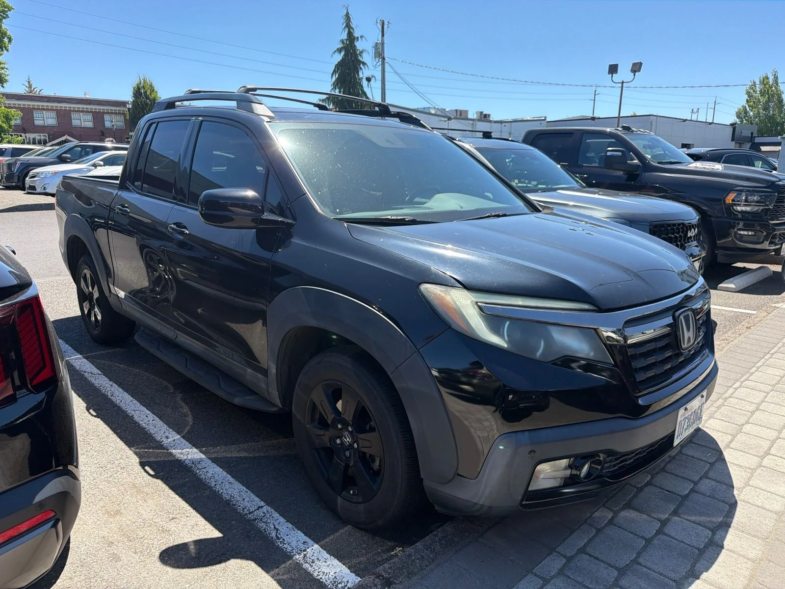 Used 2017 Crystal Black Pearl Honda Black Edition image 3