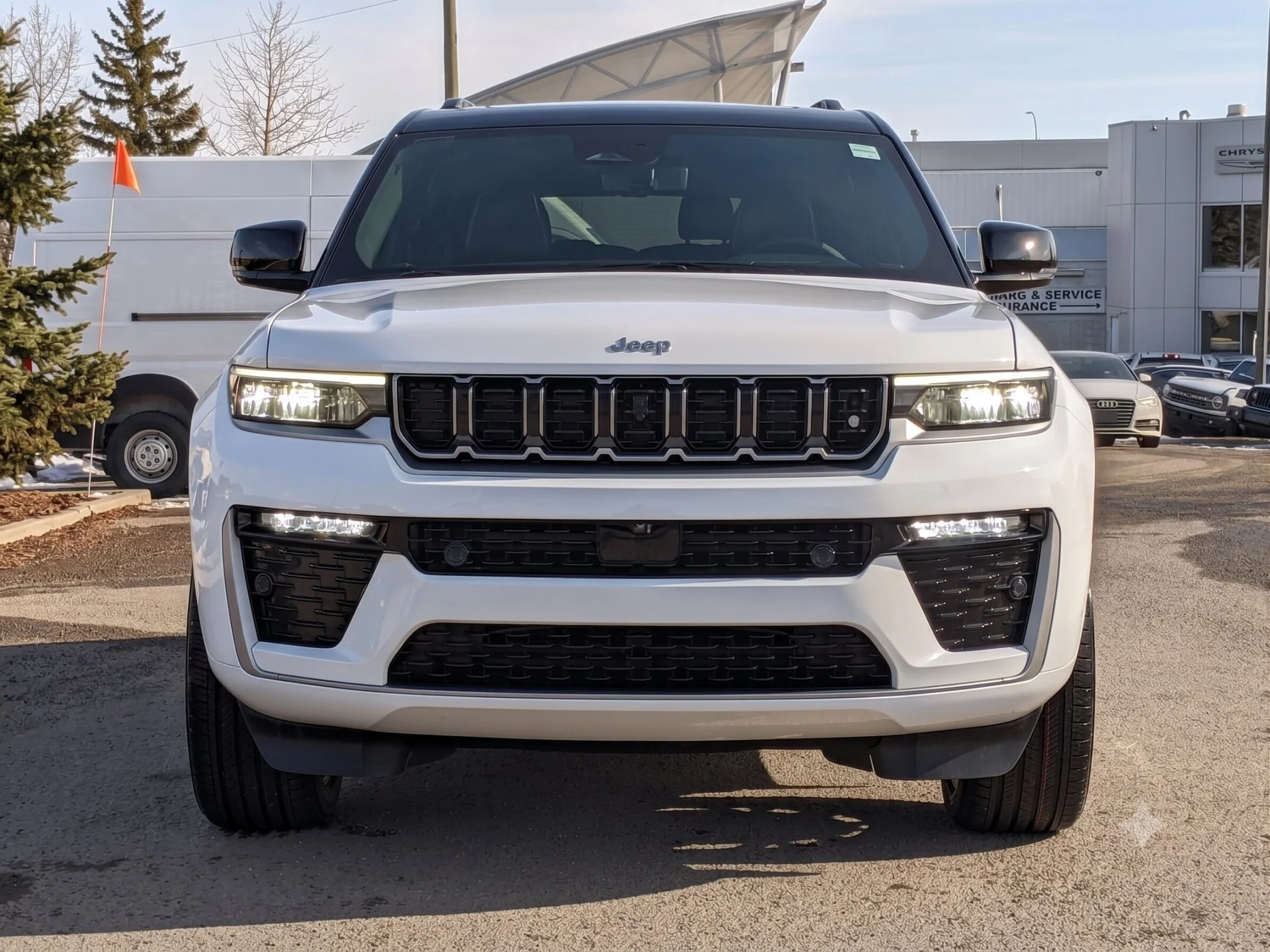 New 2026 White Jeep Summit - - Obsidian Pkg - Palermo Leather - Massage Seats - CommandView Pano Sunroof & More! image 3