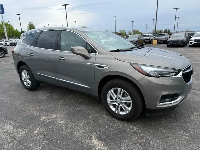 2019 Buick Enclave Essence's photo