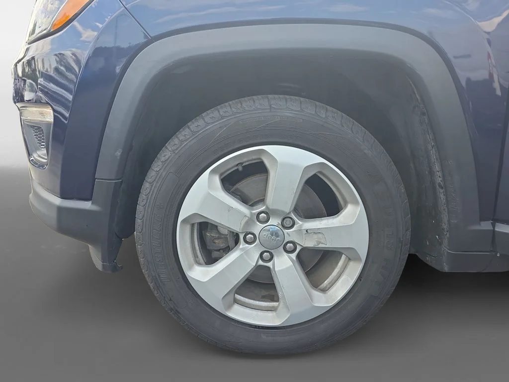 Used 2021 Jazz Blue Pearlcoat Jeep Latitude image 13