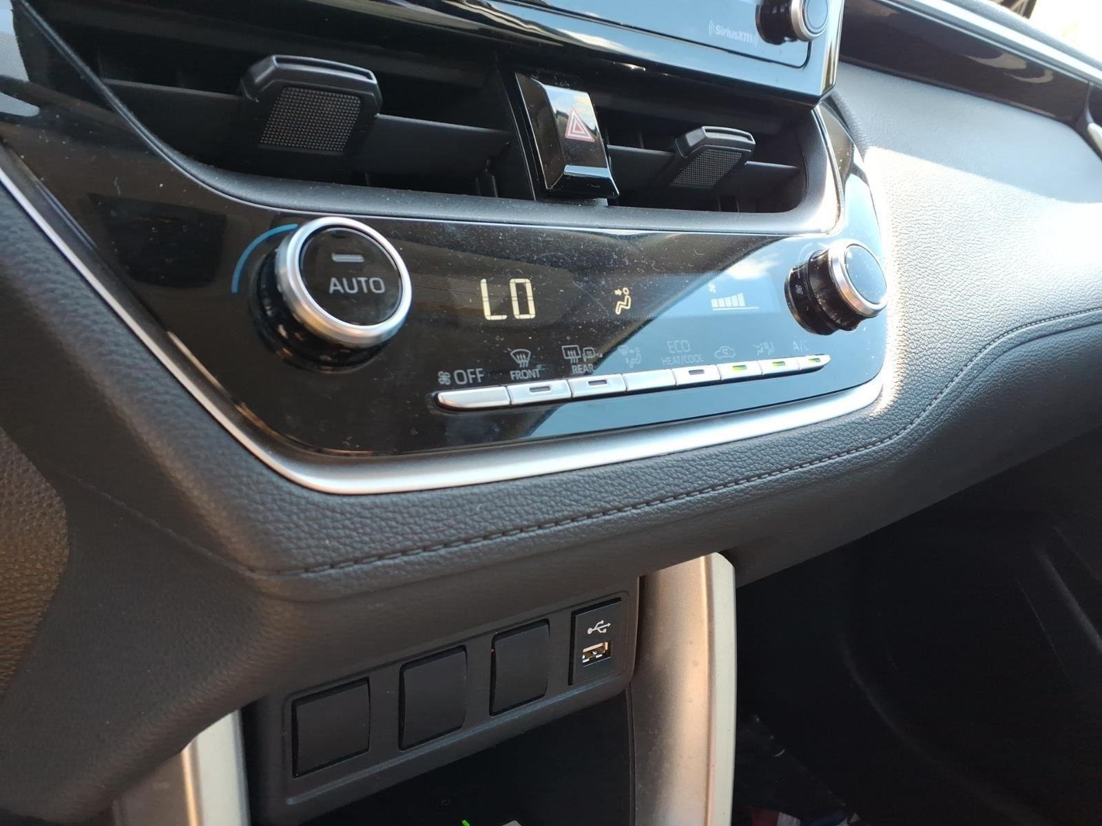 2022 Toyota Corolla Cross LE - Photo 28