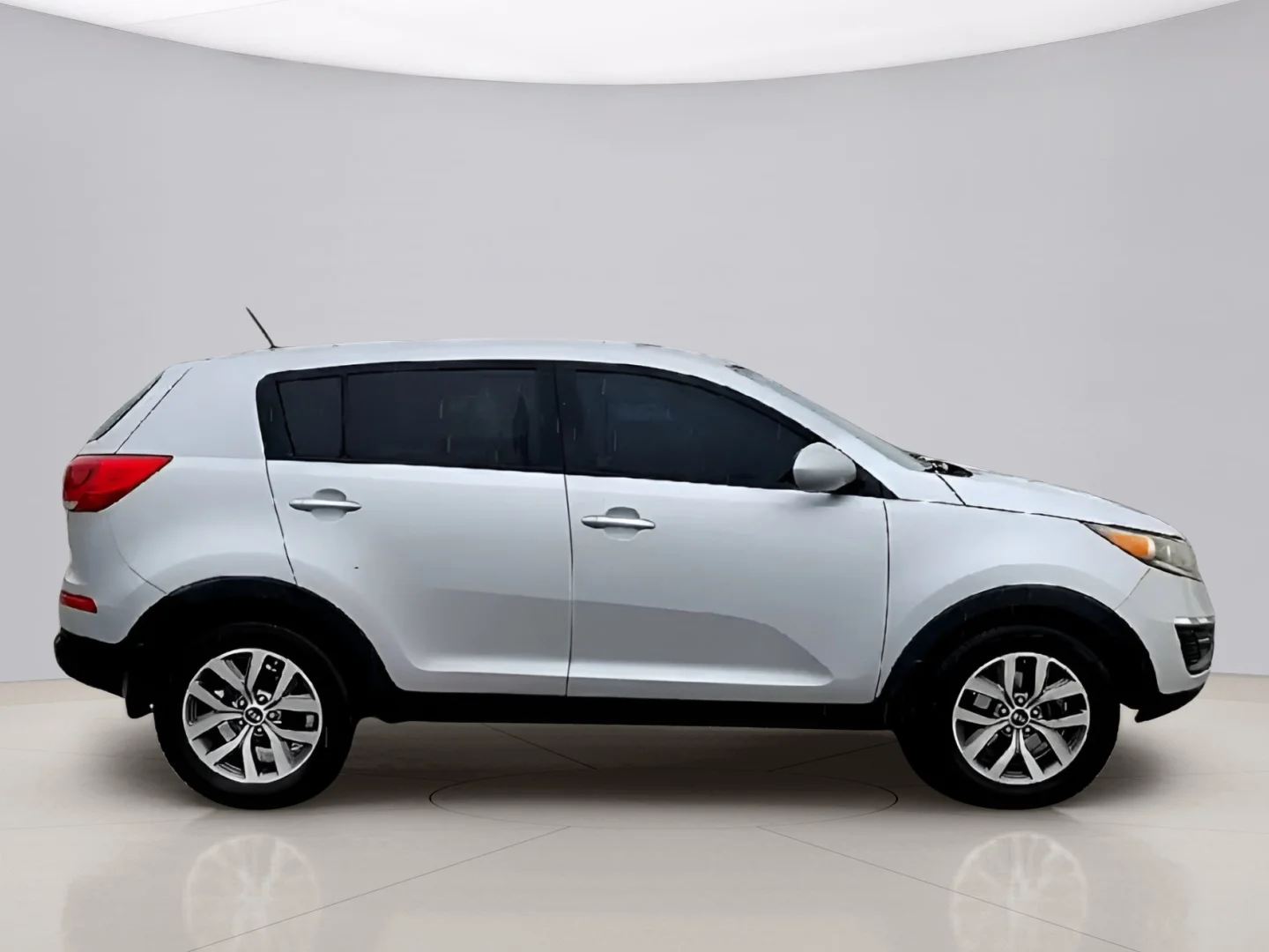 Used 2016 Silver Kia LX FWD image 6