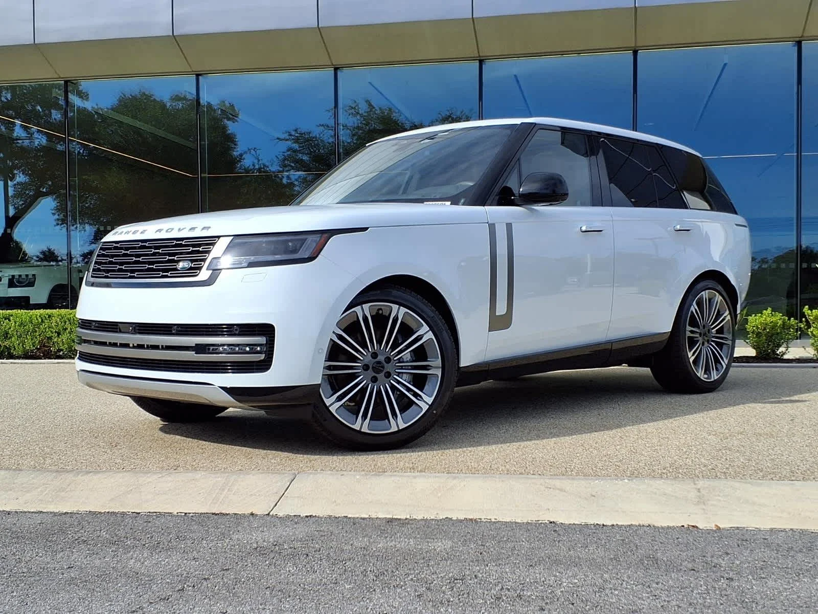 2026 Land Rover Range Rover SE