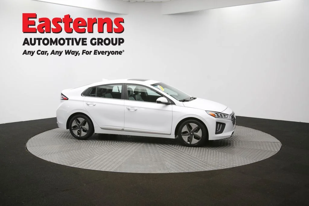 Used 2022 White Hyundai Limited image 47