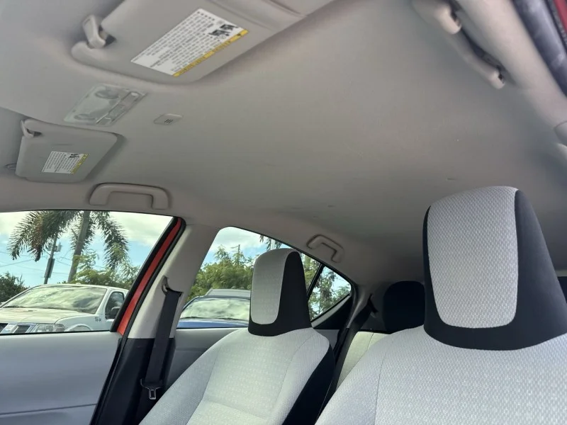 2014 Toyota Prius c One - Photo 17