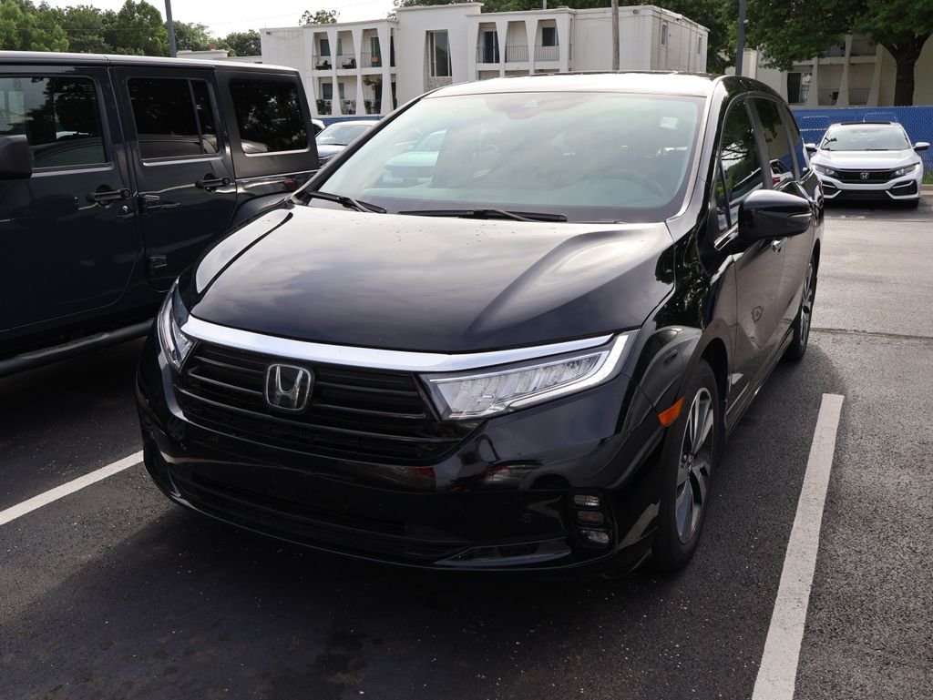 Used 2023 Black Honda Touring image 3