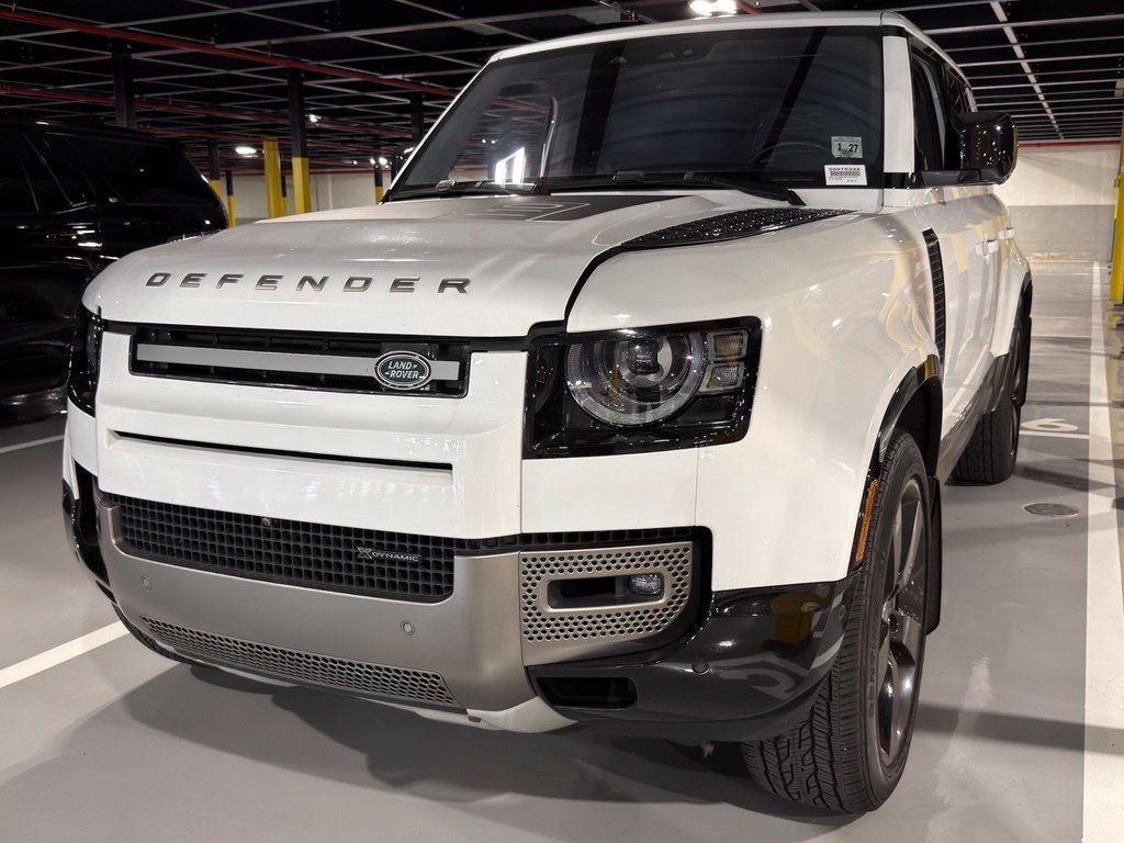 Used 2022  Land Rover X-Dynamic HSE image 1
