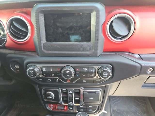 Used 2019 White Jeep Unlimited Rubicon image 12