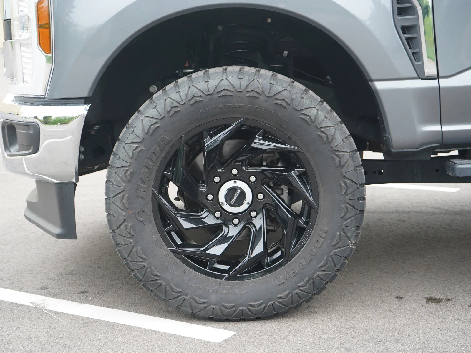 Used 2024 Carbonized Gray Metallic Ford XLT image 30