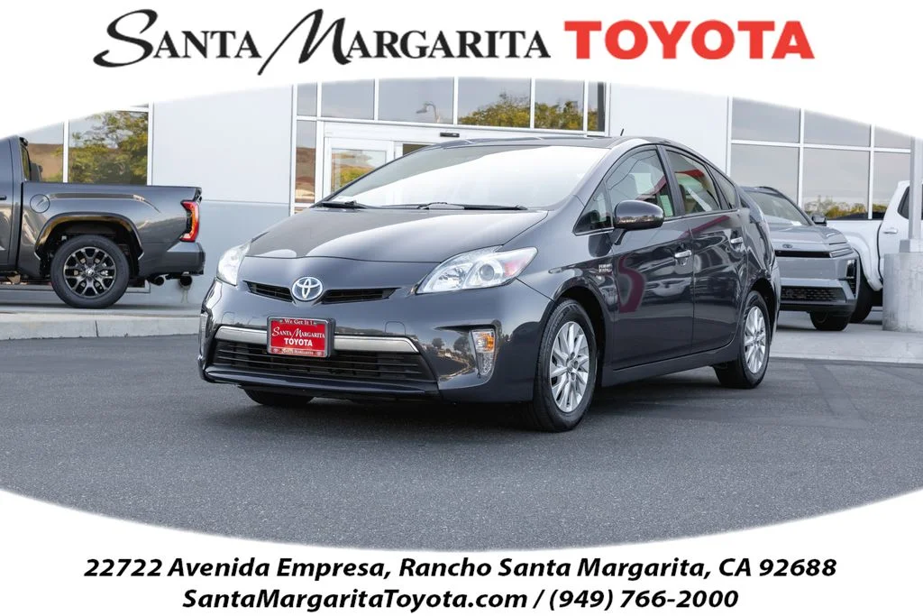 Used 2012 Winter Gray Metallic Toyota Base image 1