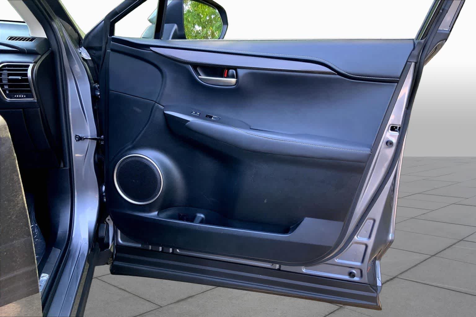 2021 Lexus NX 300 - Photo 22