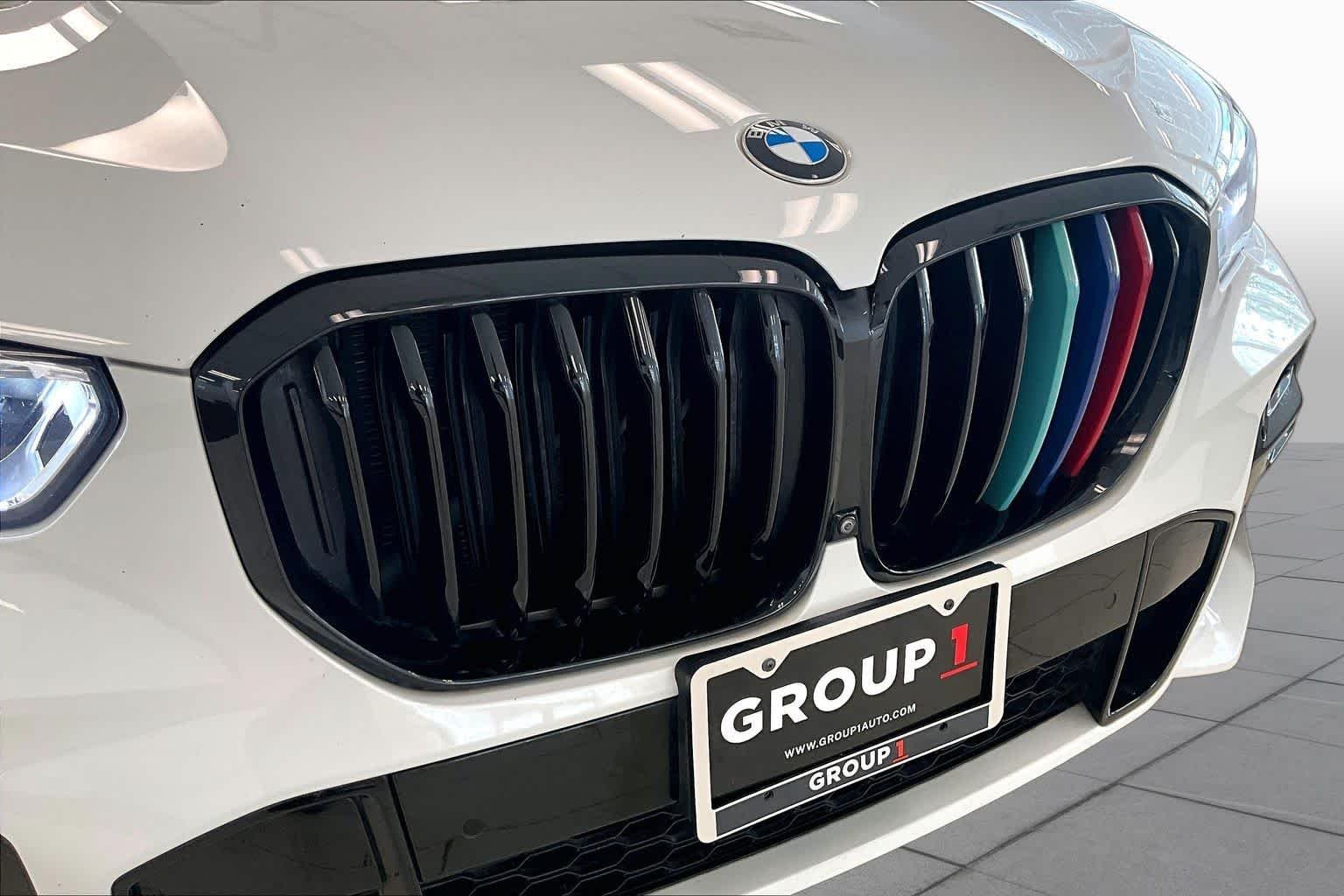Used 2022 Alpine White BMW sDrive40i image 29