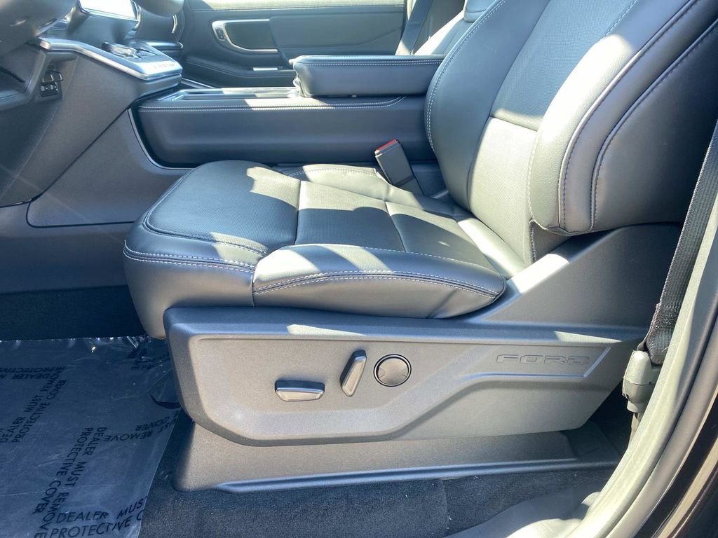 New 2026 Agate Black Metallic Ford Platinum® image 13