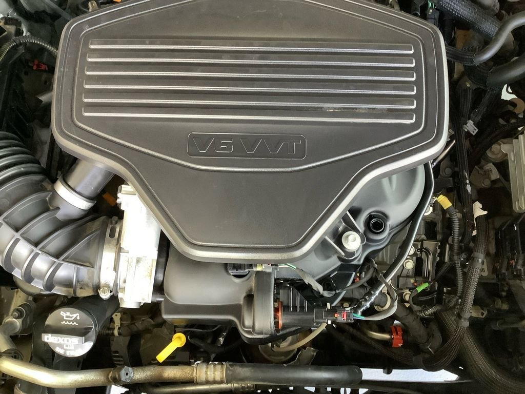 Used 2020 Silver Chevrolet LT image 21