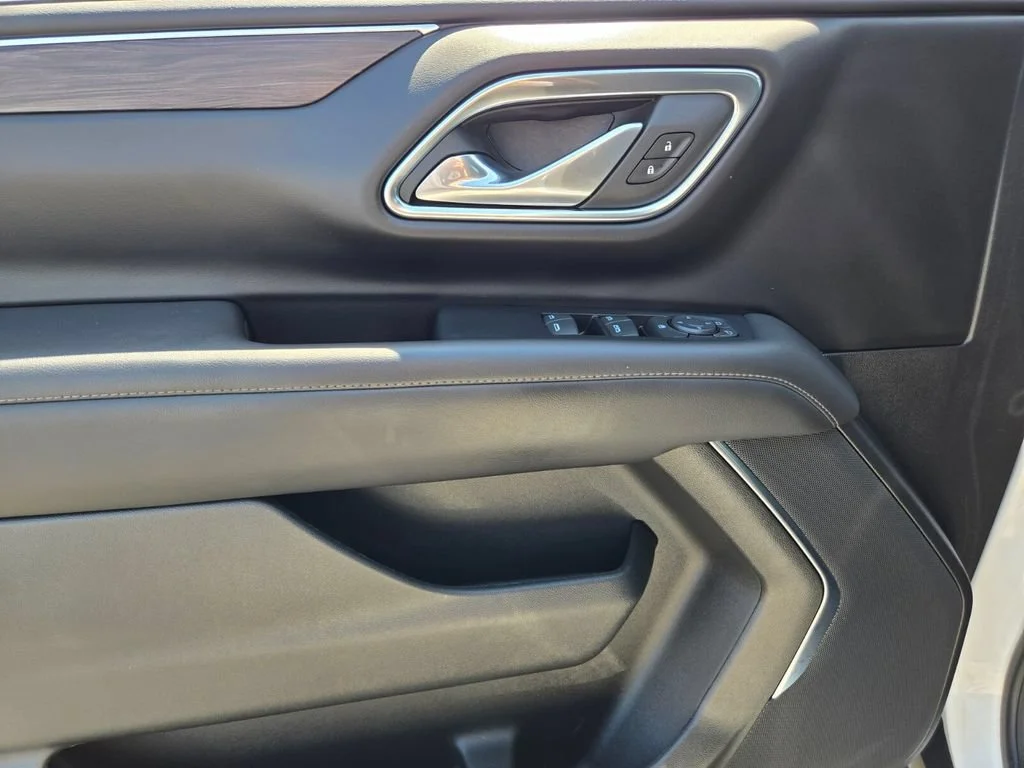 Used 2023 Summit White Chevrolet LS image 18