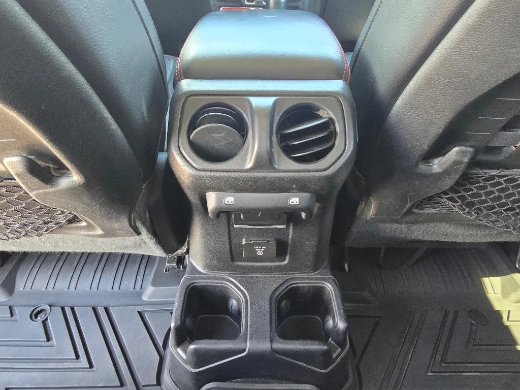 Used 2020 Bright White Clearcoat Jeep Rubicon image 29