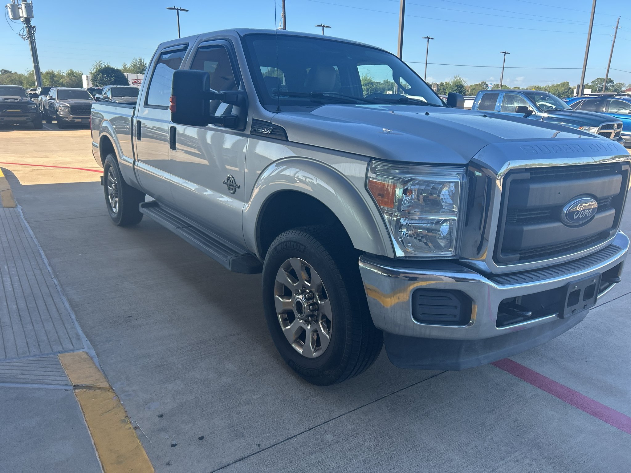 Used 2016 Ingot Silver Metallic Ford XL image 3