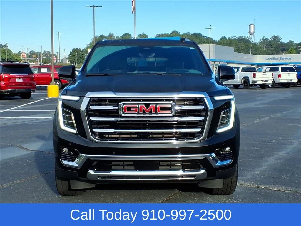 Used 2025 Onyx Black GMC Elevation image 2