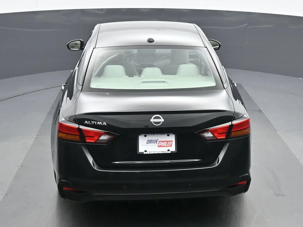 Used 2025 Black Nissan 2.5 SV image 21