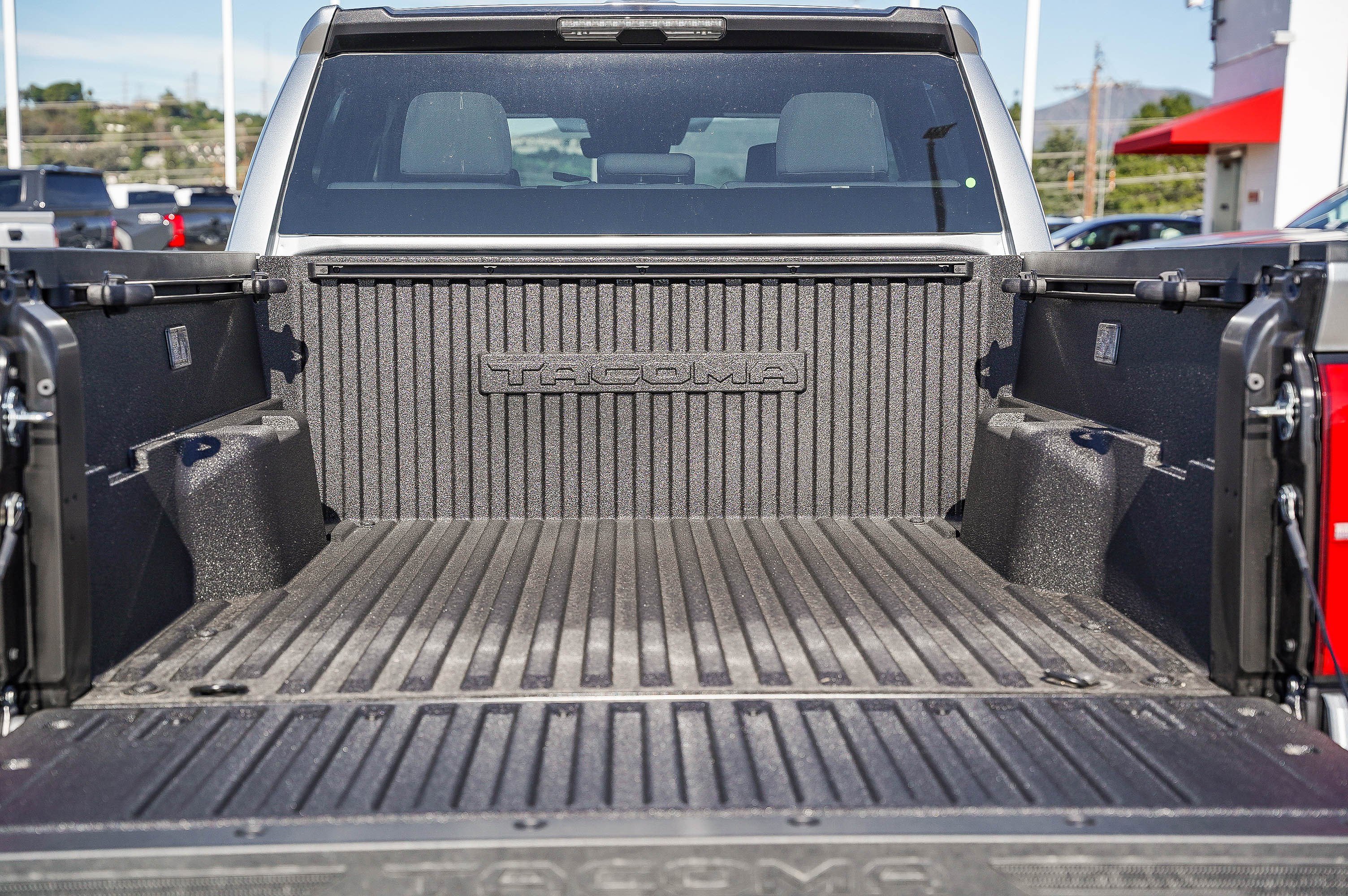 2026 Toyota Tacoma SR5 - Photo 12