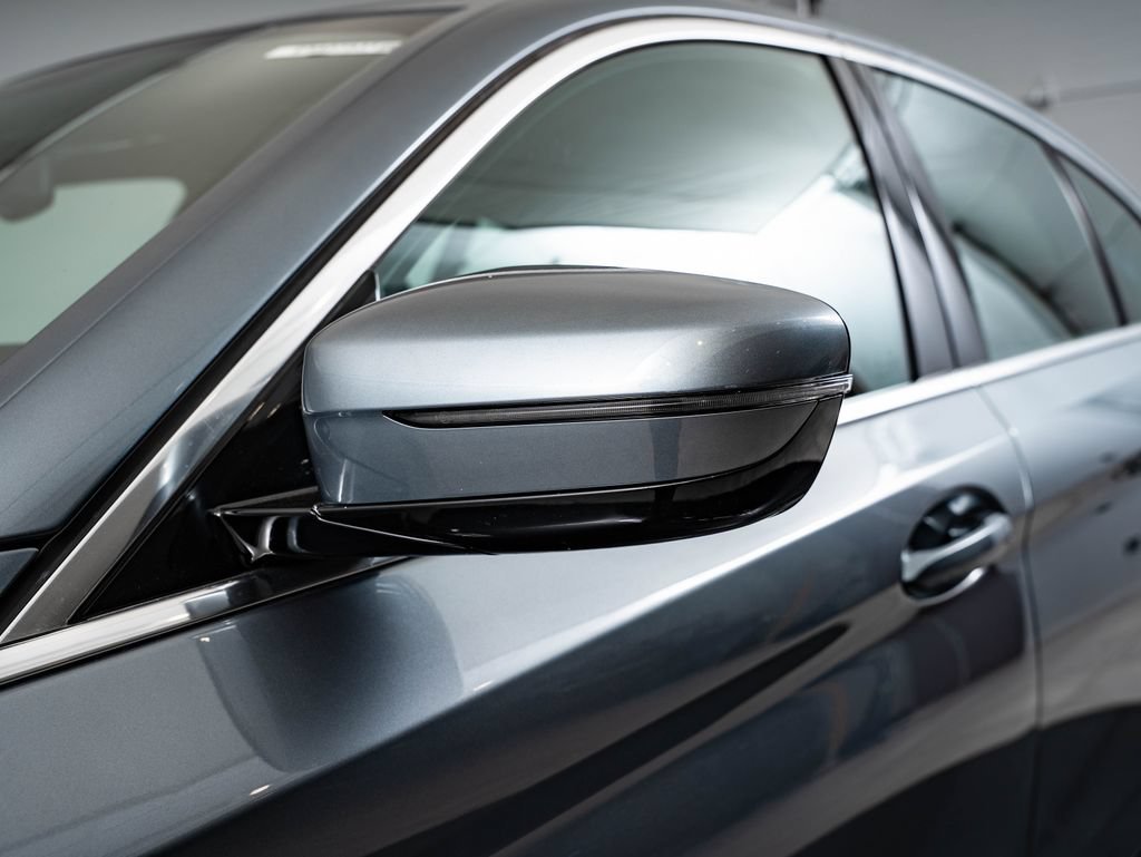 Used 2019 Bluestone Metallic BMW 540i xDrive image 16