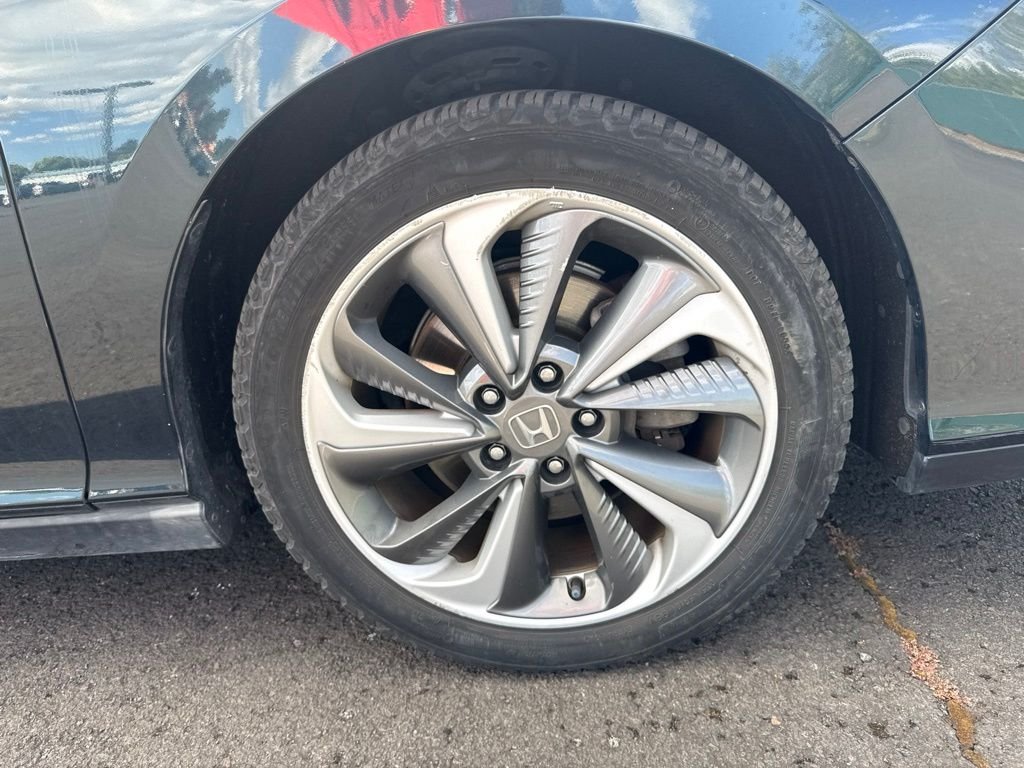 Used 2018 Moonlit Forest Pearl Honda Touring image 26