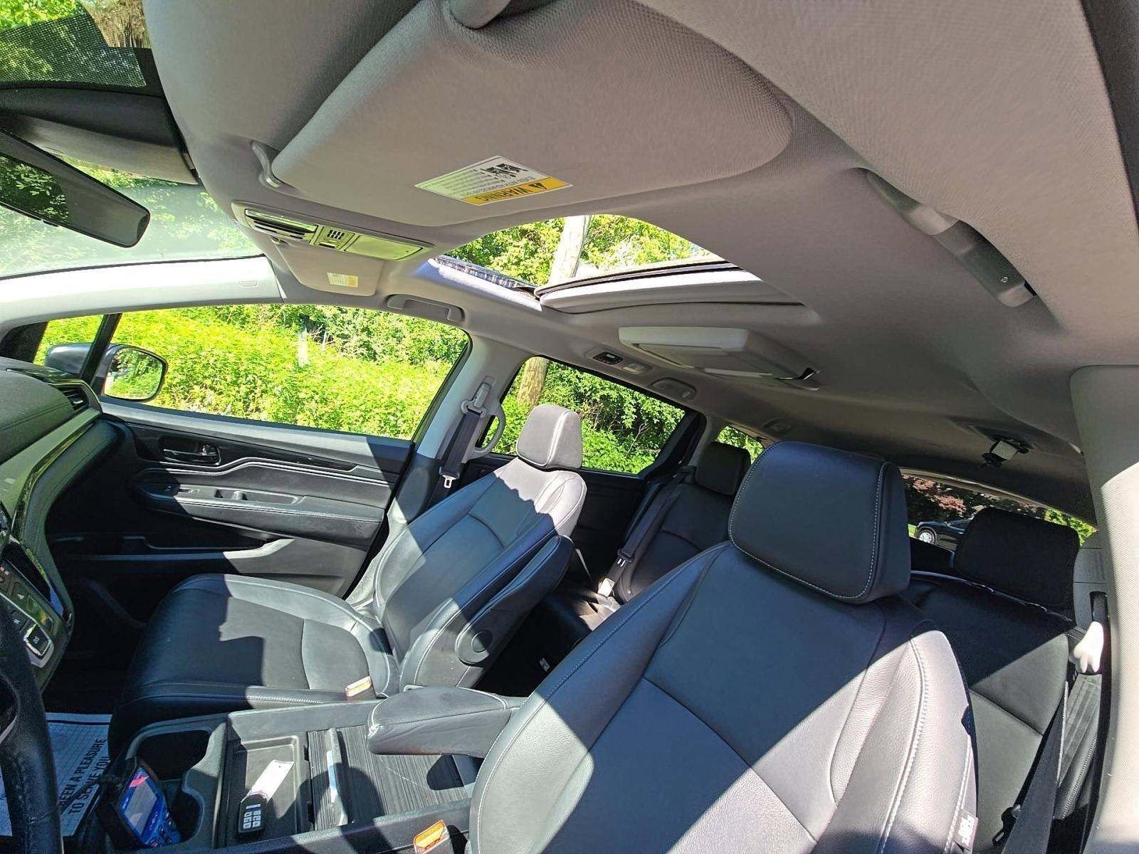Certified Used 2023 Crystal Black Pearl Honda Touring image 9