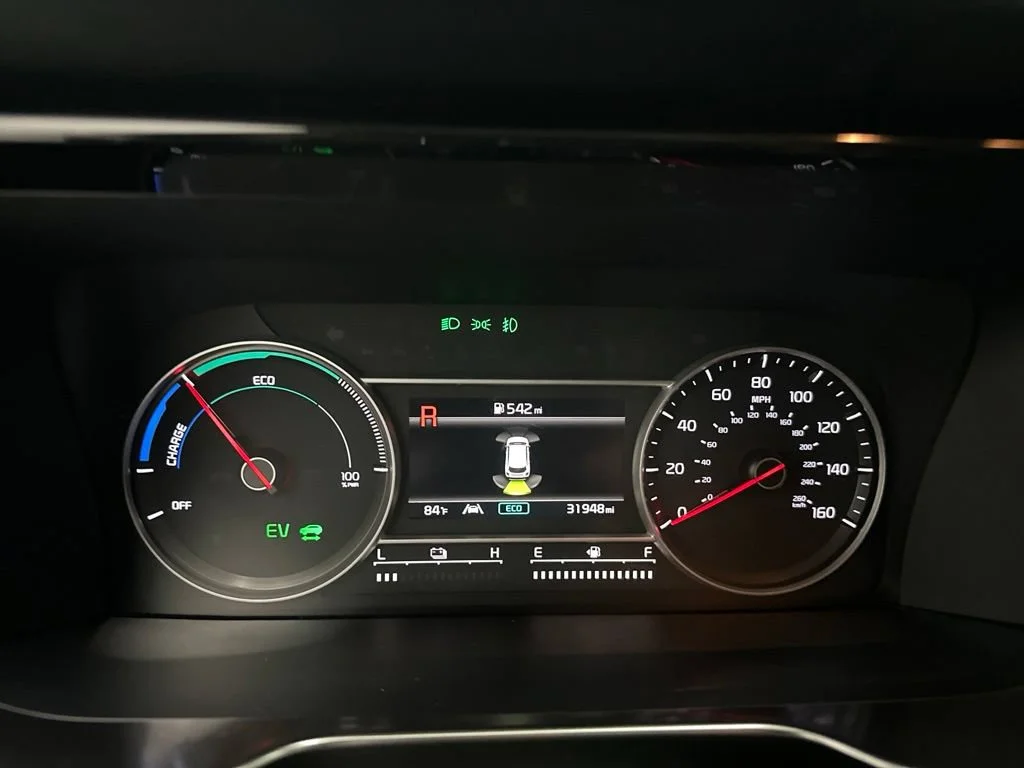 Used 2023 White Kia EX image 16