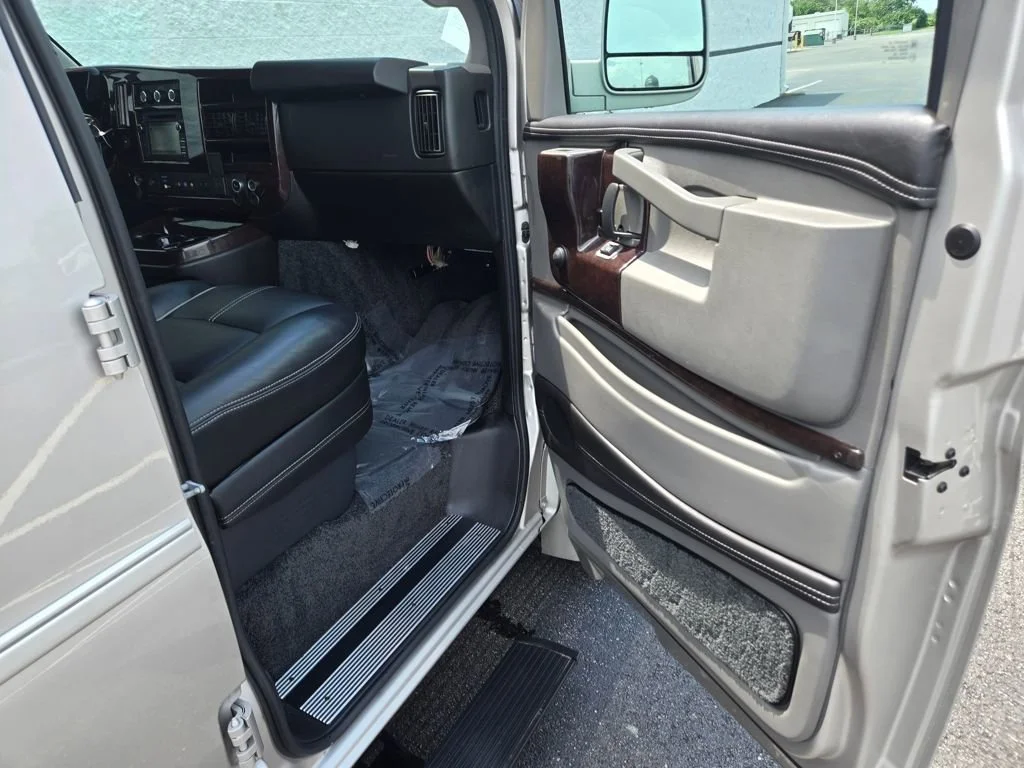 2019 Chevrolet Express Cargo Work Van - Photo 25