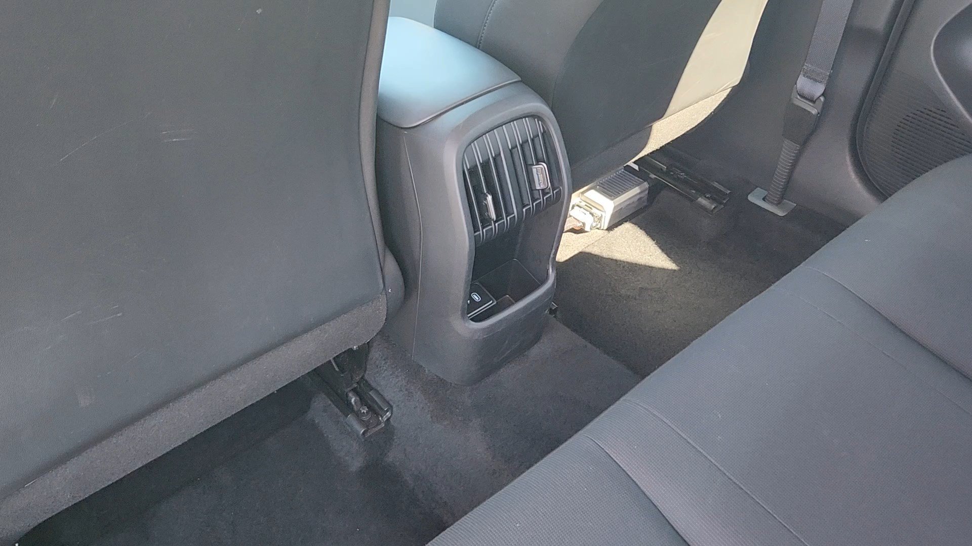 2025 Hyundai Kona SEL - Photo 16