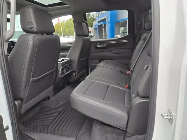 Used 2025 White Chevrolet LTZ image 13