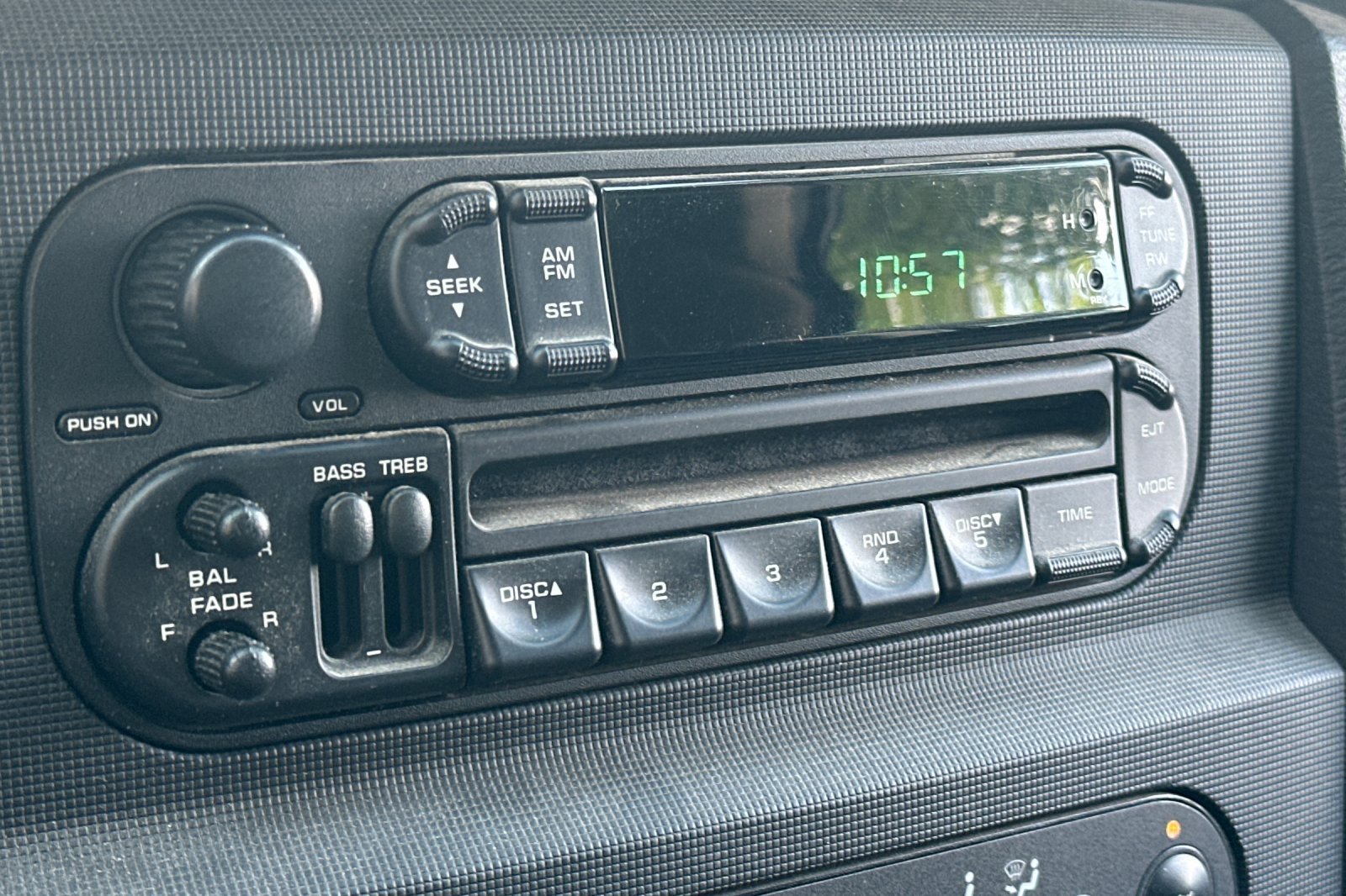 Used 2004 Bright White Dodge SLT image 16