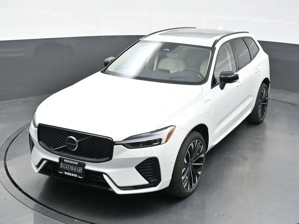 New 2026 Crystal White Volvo T8 Ultra image 29