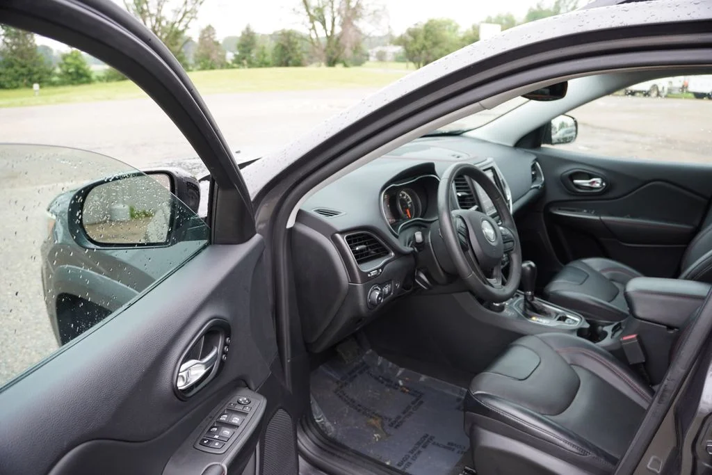 Certified Used 2022 Gray Jeep Trailhawk image 14
