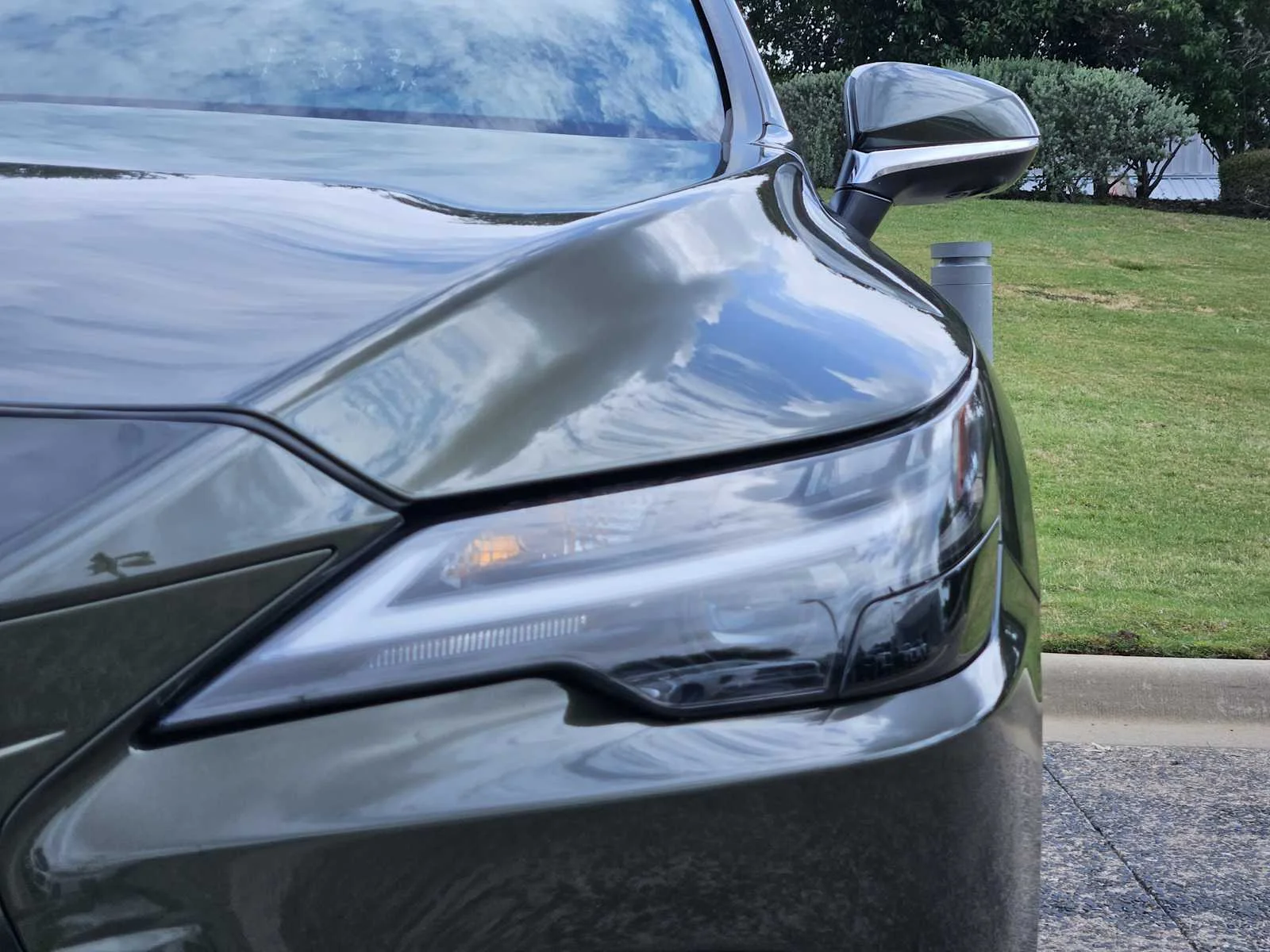 Certified Used 2025 NORI GREEN PEARL Lexus Premium image 6
