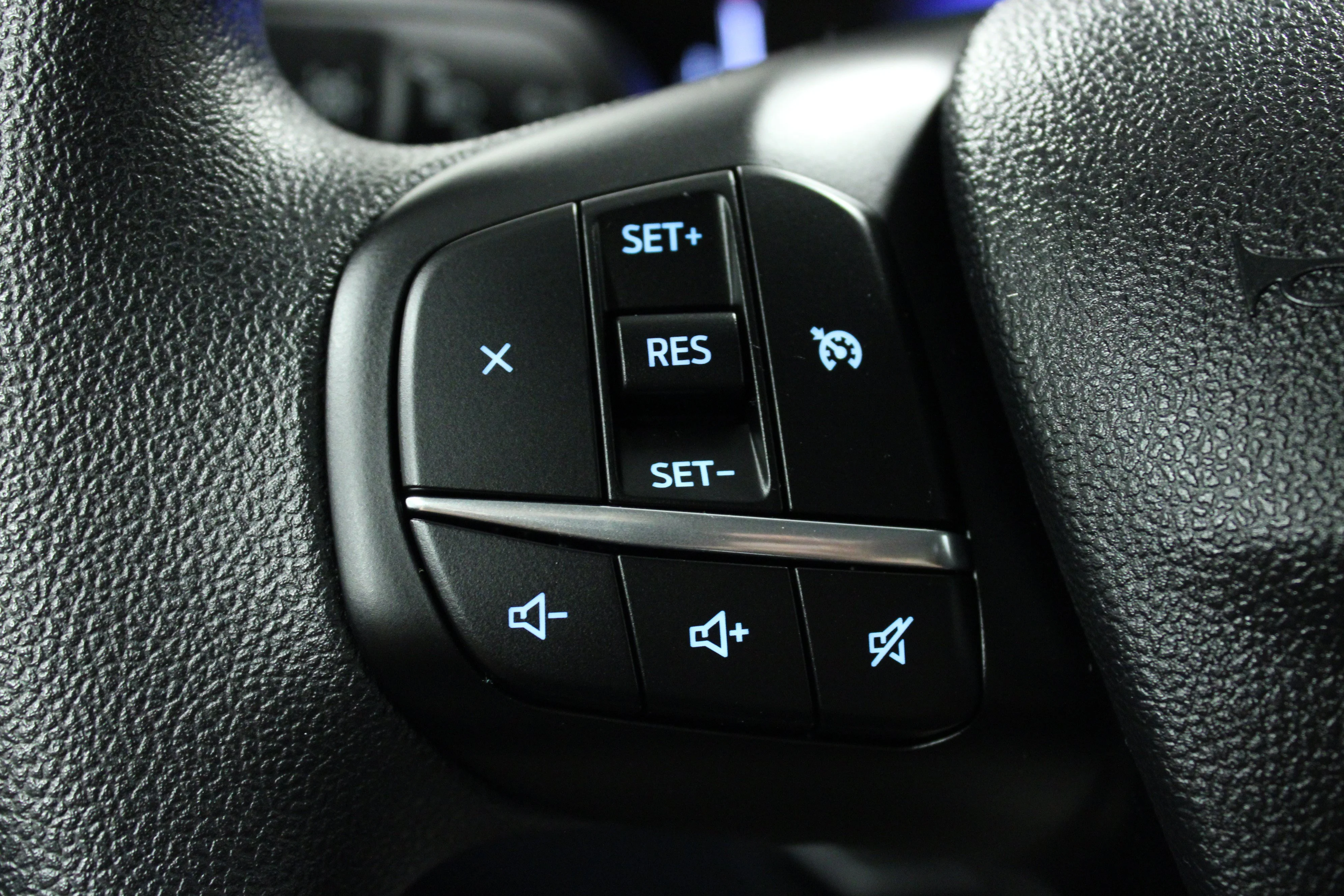 Used 2025 Oxford White Ford XL image 20