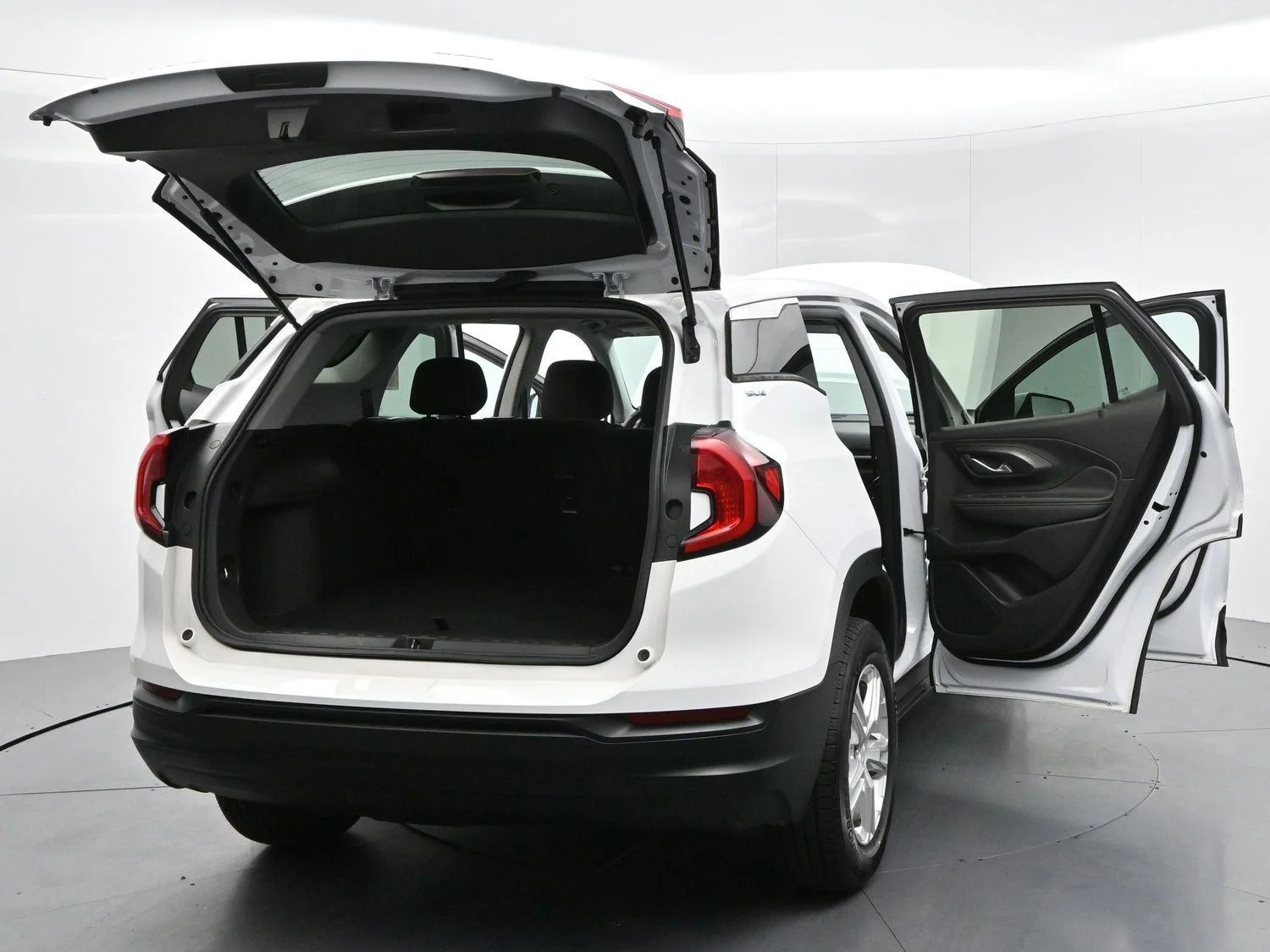 Used 2022 Summit White GMC SLE image 43